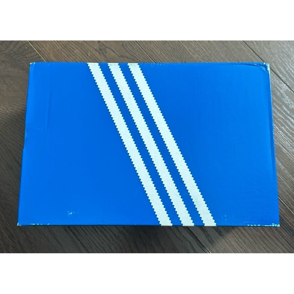 Adidas empty shoe box‎
